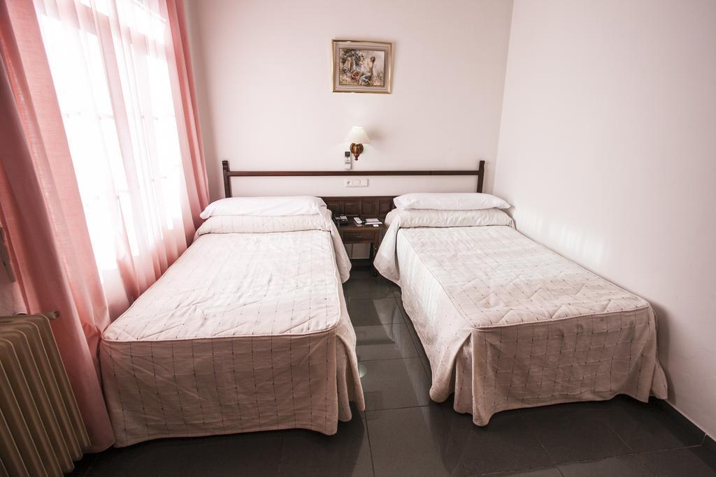 Hostal Venta Del Sol Baza Habitación foto